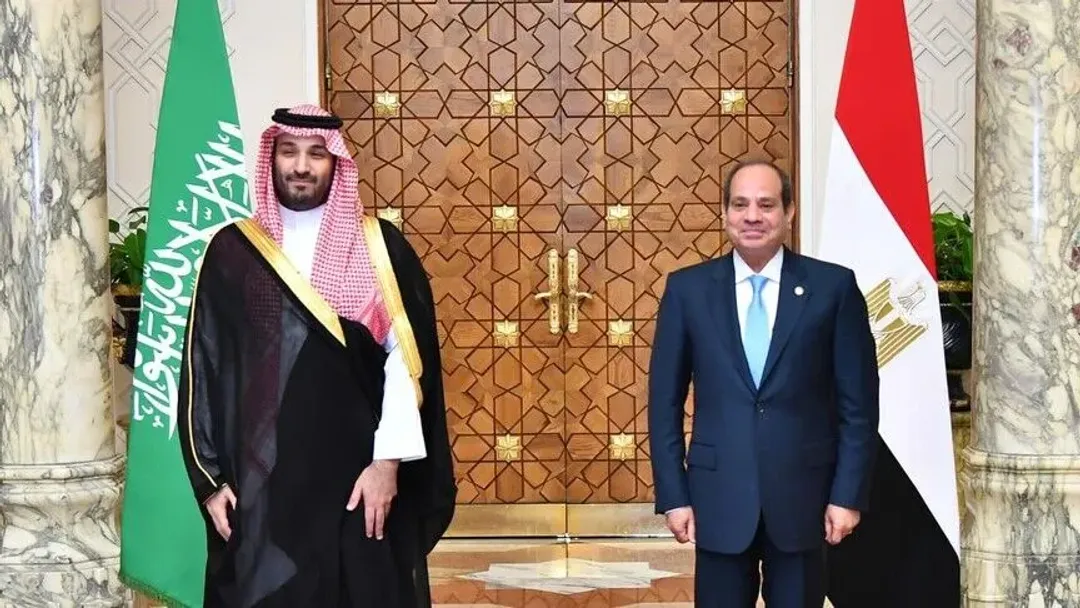 Princi i kurorës së Arabisë Saudite e takon presidentin egjiptian në Kajro