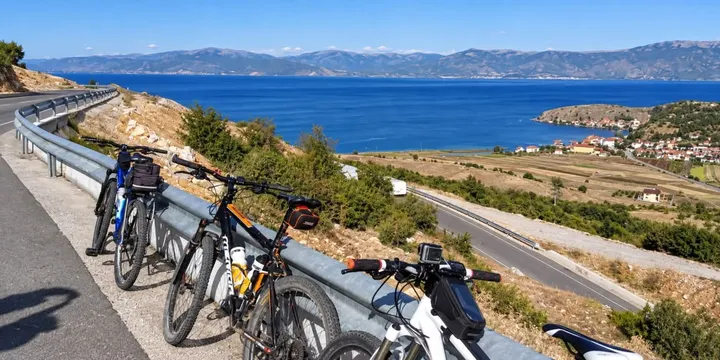 Maqedonia e Veriut dhe Shqipëria në vendin e 14-të në botë për itineraret më të bukura për çiklizëm