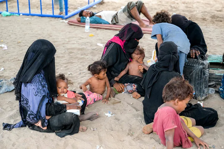 La nueva escalada en Yemen deja casi 1.000 muertos y más de 200.000 desplazados