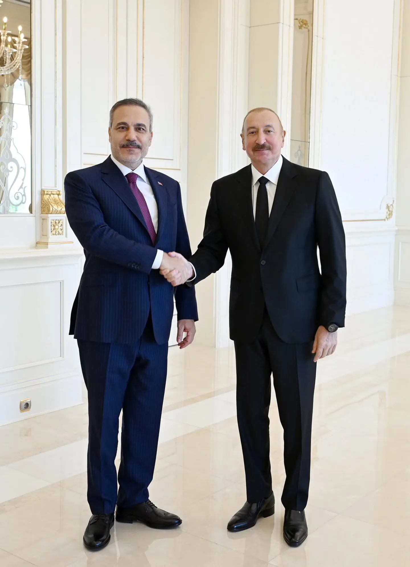 Presidenti i Azerbajxhanit pret kryediplomatin turk, Hakan Fidan