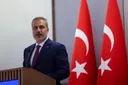 Kryediplomati turk bën thirrje për rikthim të "status quo"-së së paraluftës në Ngushticën e Hormuzit