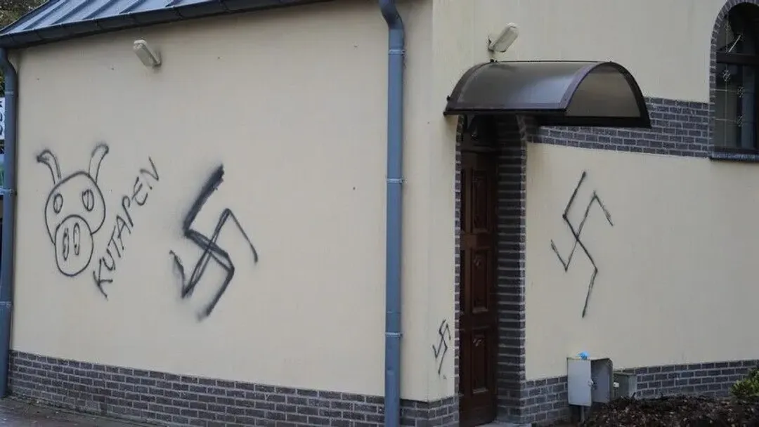 Xhamia në Belgjikë vandalizohet me mbishkrim kundër Islamit për herë të dytë