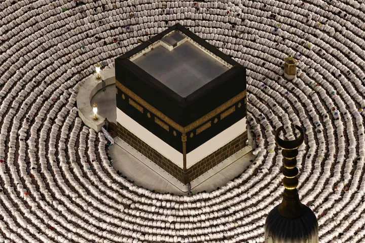 Türkiye, other countries condemn Houthi attack on Mecca