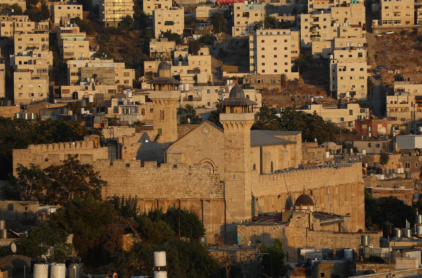 Israel closes Ibrahimi Mosque to Muslim worshippers again in occupied West Bank