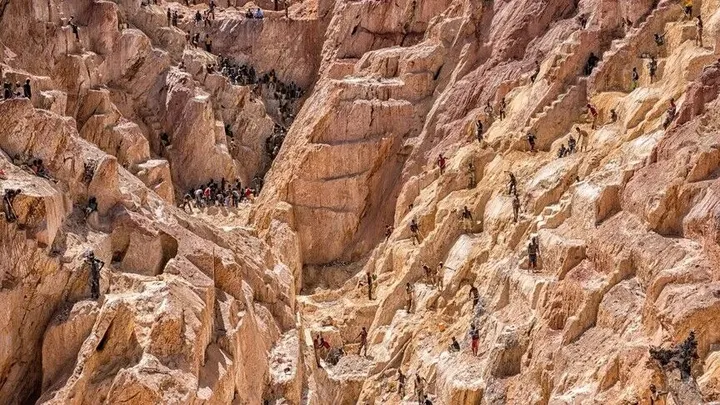 السودان.. مصرع 67 شخصاً جراء انهيار منجم للذهب في غرب كردفان
