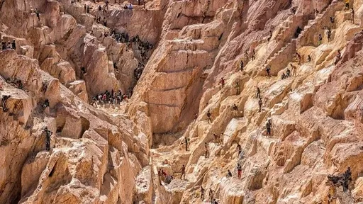 السودان.. مصرع 67 شخصاً جراء انهيار منجم للذهب في غرب كردفان
