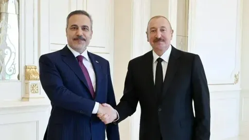 Ministri i Jashtëm turk: ​​Türkiye dhe Azerbajxhani janë "dy ishuj stabiliteti" në rajon
