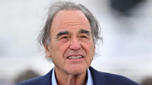 Regjisori amerikan Oliver Stone: Amerika ka një "uri për luftë"