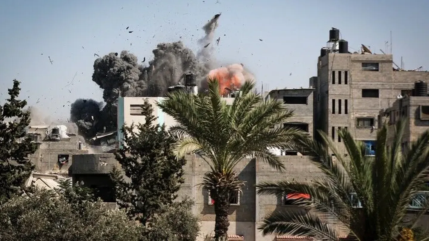 Izraelski napad na Palestince u redu za vodu u Gazi, ubijeno dijete