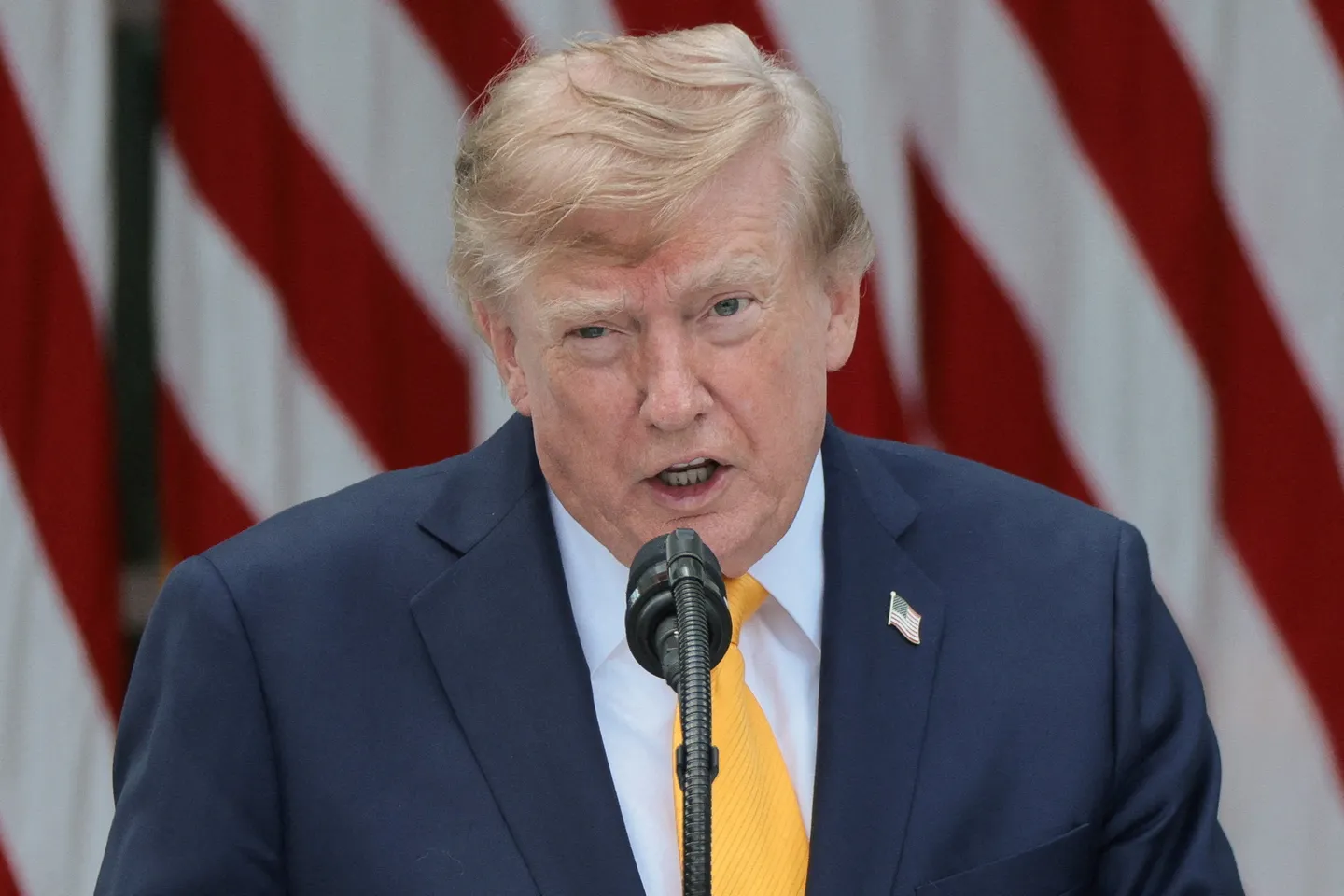 Trump threatens EU over Canada 'associate membership' proposal