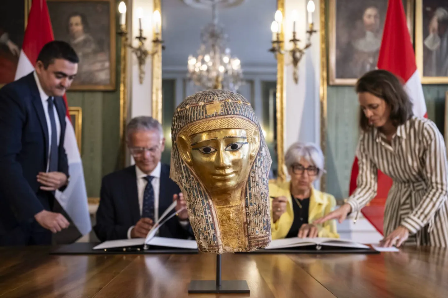 Un masque funéraire vieux de 2 000 ans retourne en Égypte