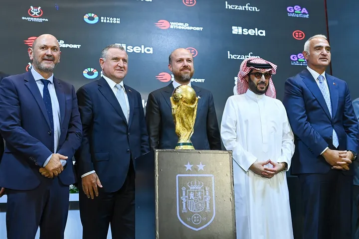 Estambul acogerá a los gigantes del fútbol español por la Supercopa de 2027
