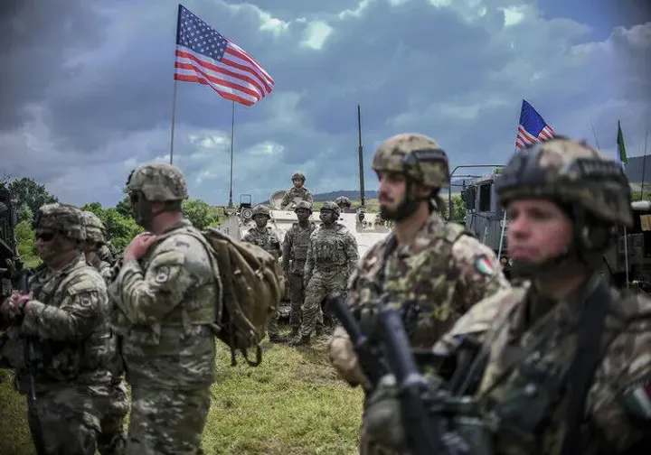 Pentagoni po shqyrton tërheqjen e të paktën 25 mijë trupave amerikane nga Evropa