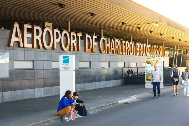 Belgische luchthaven van Charleroi schrapt ongeveer 40 vluchten vanwege staking luchtverkeersleiders