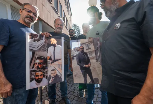 Getöteter Zugbegleiter Serkan Çalar wird mit Gedenktafel geehrt