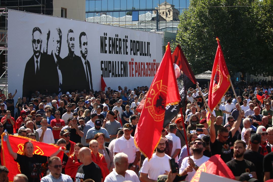 Prishtinë  vazhdon me protestë kundërshtimi i vendimit të Gjykatës Speciale