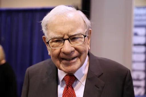 Warren Buffett largohet nga posti i kryetarit të "Berkshire Hathaway" pas më shumë se 50 vitesh