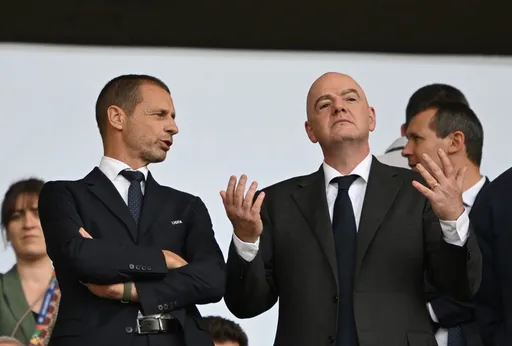 Fußball-Machtkampf: UEFA bittet FIFA zur Kasse