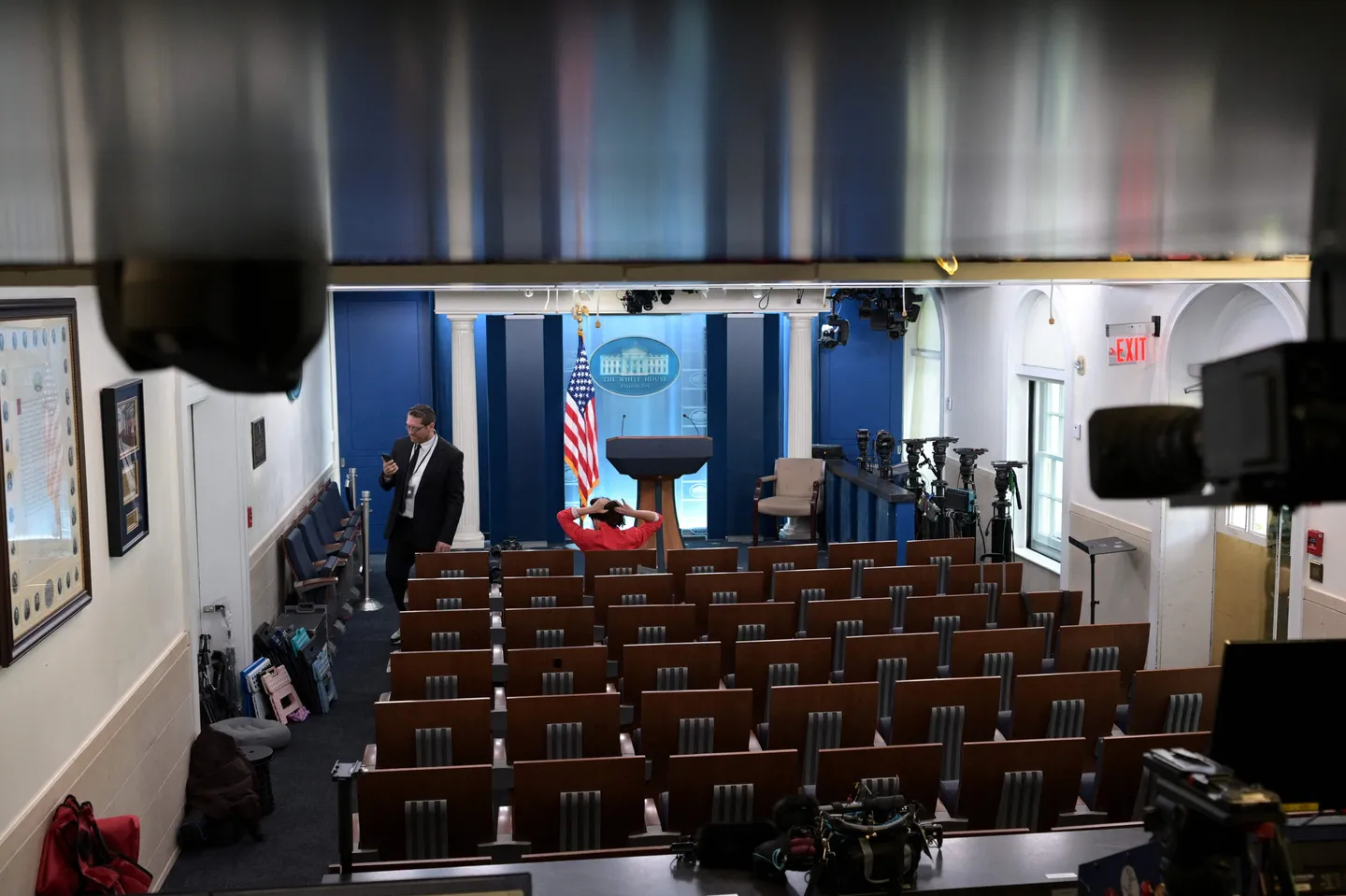 Ação judicial da CNN, do Politico e do MS NOW: a proibição da Casa Branca vai a tribunal