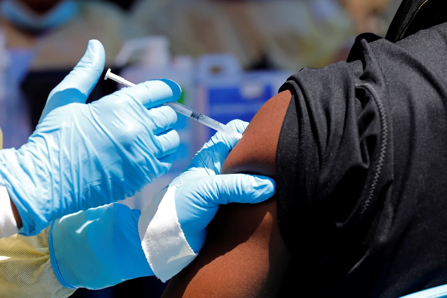 Ebola en RDC: lancement de l'essai clinique du vaccin Ervebo en Ituri