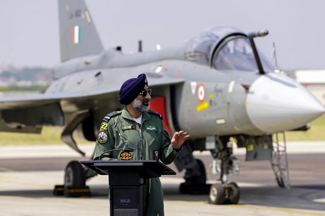 लड़ाकू विमानों की देरी से IAF की क्षमता पर असर, हर साल 36-40 जेट की जरूरत: एयर चीफ