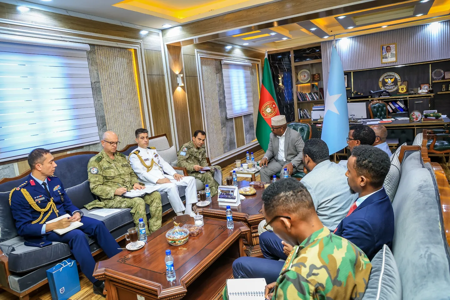 Wasiirka Gaashaandhigga Fiqi oo Qaabilay Taliyaha TURKSOM iyo Wafdi Milatari oo Turki ah