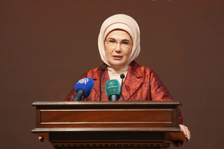 Эмине Эрдоган призвала создать глобальные правила для цифровых платформ
