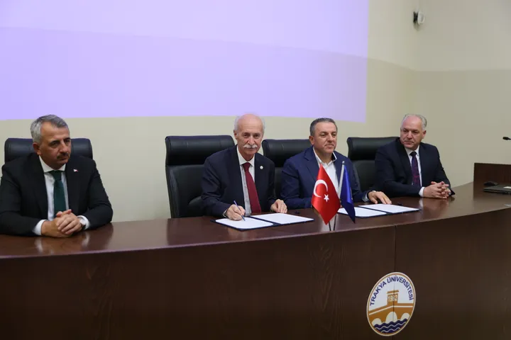 Nënshkruhet protokolli për trajnimin e punonjësve shëndetësorë të Kosovës në Türkiye