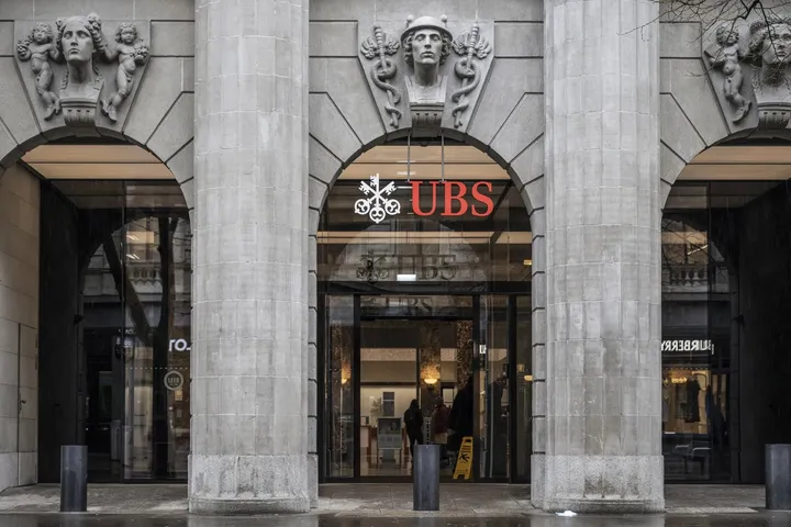 Nederland legt Zwitse bank boete van 5 miljoen vanwege rol van Credit Suisse bij belastingontduiking