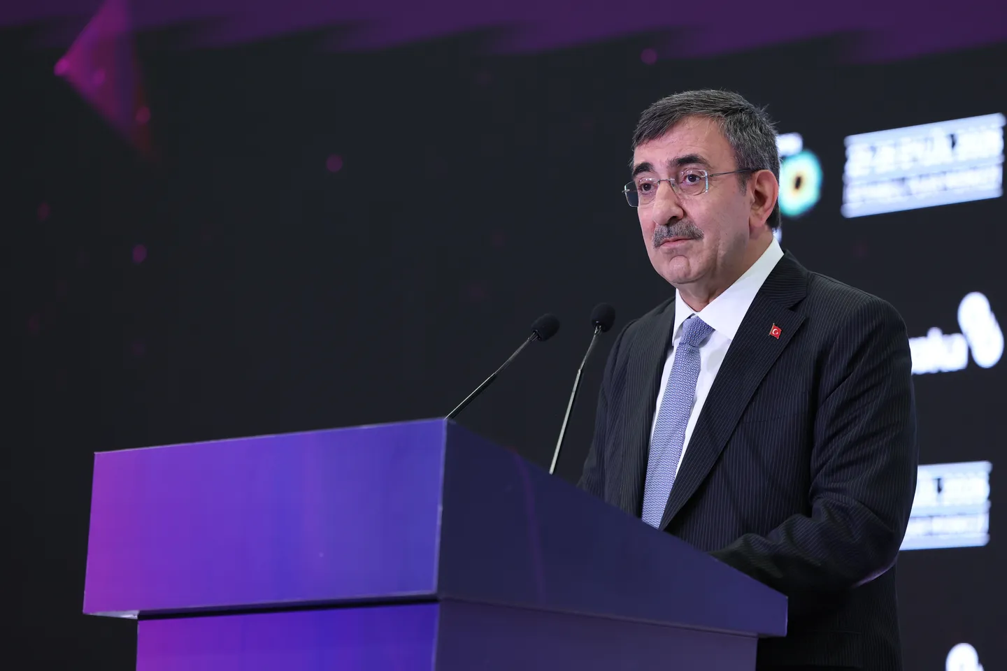 نائب أردوغان: صادرات تركيا تسجل رقماً قياسياً رغم تدهور الظروف العالمية