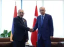 նախագահ Ռեջեփ Թայիփ Էրդողանը հանդիպել է Հայաստանի վարչապետ Նիկոլ Փաշինյանի հետ