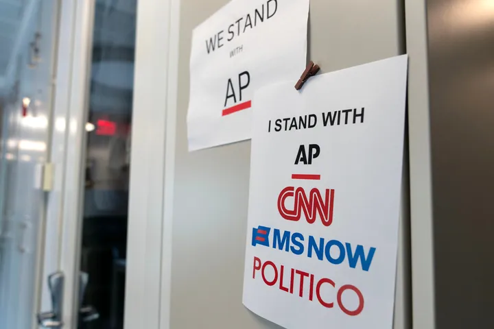 US judge orders Trump administration to restore banned mainstream media access to White House