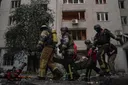 Двајца загинати во Киев по руските напади, меѓу кои и државјанин на Азербејџан