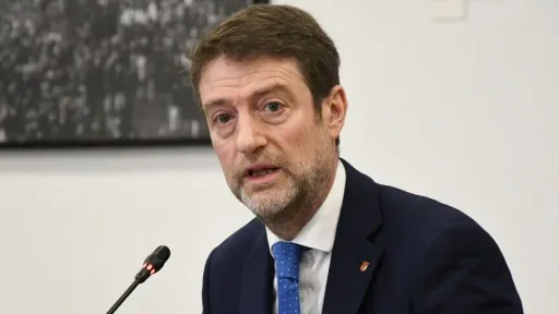 Ministri Hoxha: Siguria e rrugëve detare dhe liria e lundrimit janë me rëndësi themelore