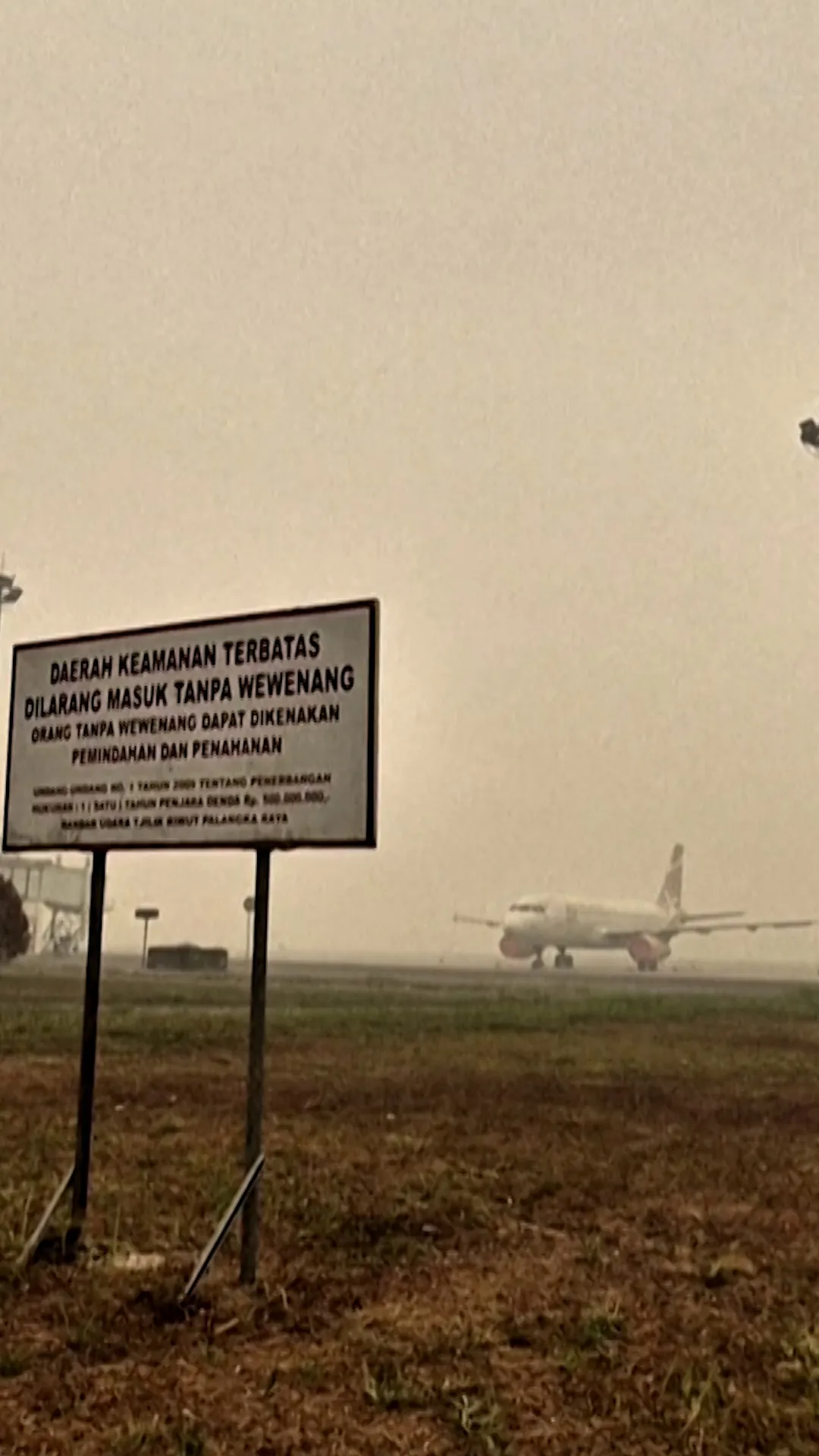 Penerbangan di Bandara Tjilik Riwut dibatalkan akibat kabut asap karhutla