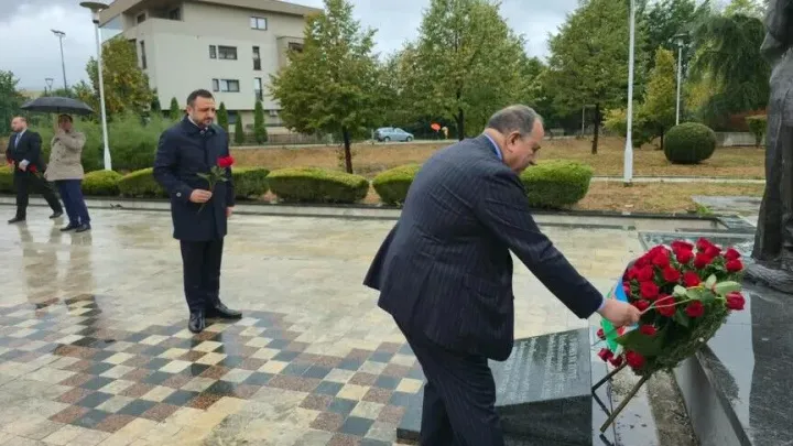 Azerbejdžan obilježava Dan sjećanja: Položeno cvijeće u Parku prijateljstva u Sarajevu