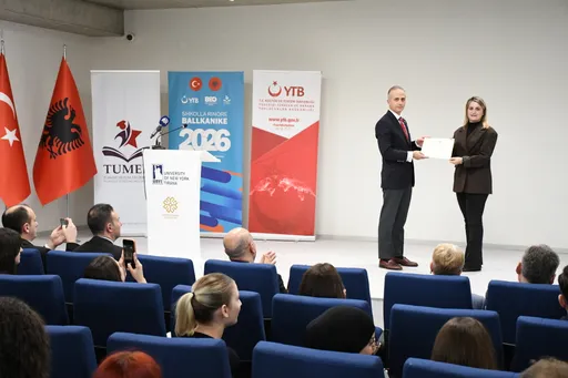 Shqipëri, ndahen certifikatat për pjesëmarrësit e Shkollës Rinore Ballkanike