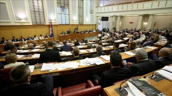 Hrvatska opozicija pokrenula inicijativu za opoziv vlade zbog ilegalnog otpada
