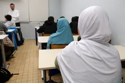 В Испании и Италии вводят запреты на бурку и никаб