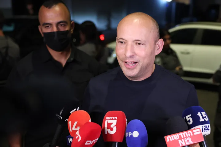 Israeli opposition leaders unite behind pact to unseat Netanyahu in October election