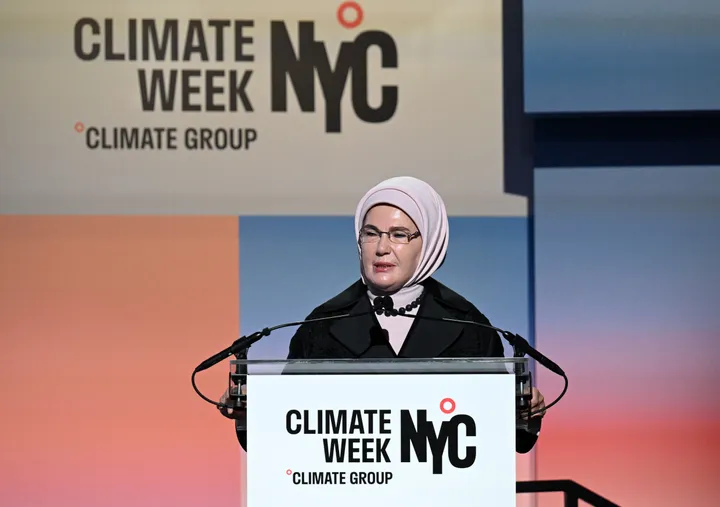 أمينة أردوغان تهنئ بالذكرى التاسعة لحركة "صفر نفايات" وتؤكد انتقال خبرة تركيا إلى "كوب 31"