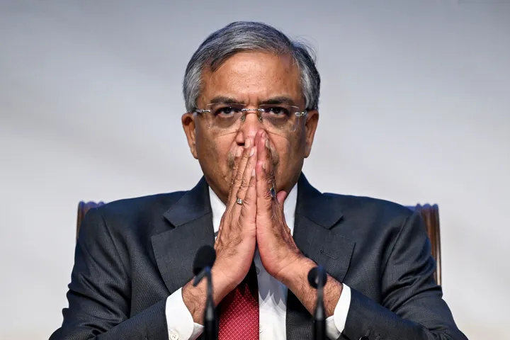 मतदाता सूची संशोधन विवाद पर सुप्रीम कोर्ट ने सरकार और चुनाव आयोग से जवाब मांगा