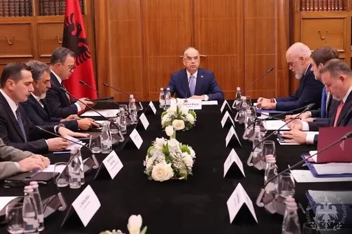 Çështja për ish-shefen e ShISh-it në Shqipëri, mbahet mbledhja e Këshillit të Sigurimit Kombëtar