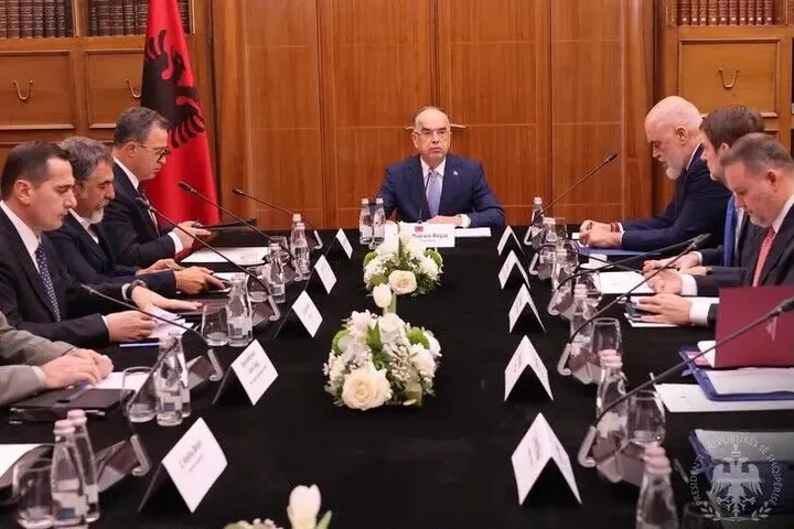 Çështja për ish-shefen e ShISh-it në Shqipëri, mbahet mbledhja e Këshillit të Sigurimit Kombëtar
