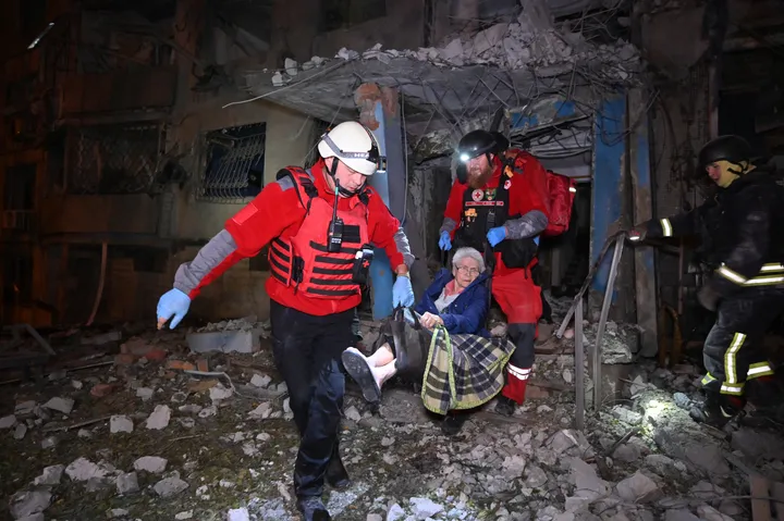 وسط هجمات روسية.. أوكرانيا تعلن تقدماً ميدانياً وزيلنسكي يكشف قصف منشآت نفطية في العمق الروسي