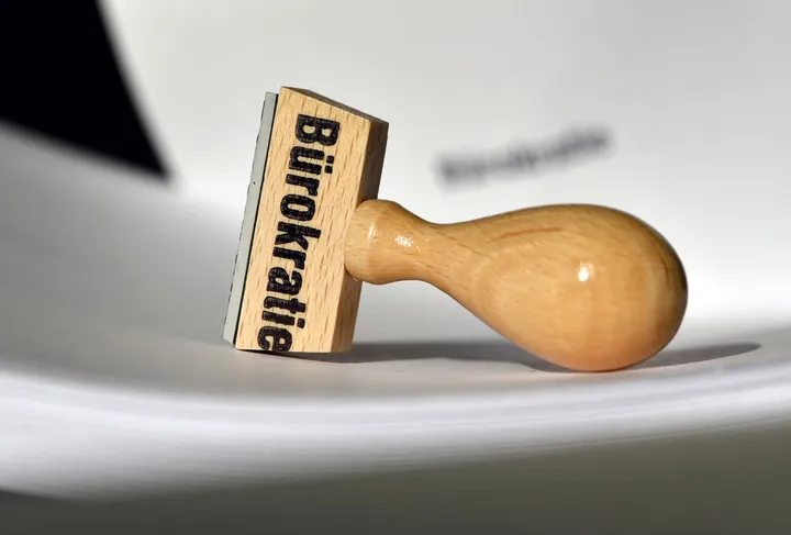 Bürokratie bremst Deutschland: Bürger und Unternehmen fordern mehr Tempo