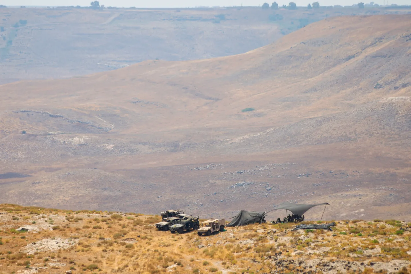 Israeli forces raid homes, establish checkpoint in southern Syria
