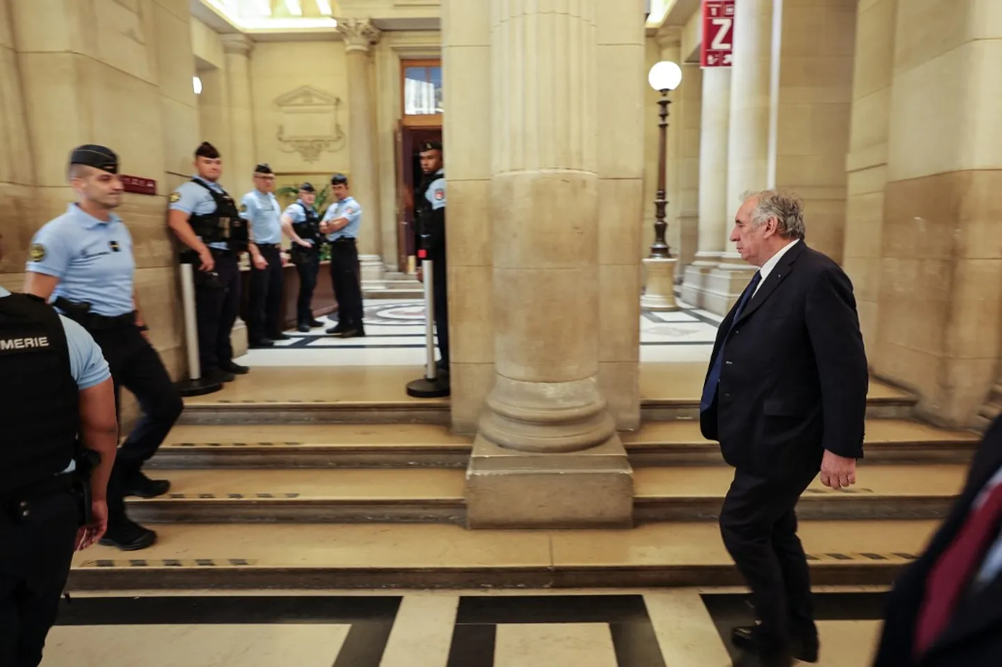 Procès du MoDem: une peine de 2 ans de prison requise contre François Bayrou