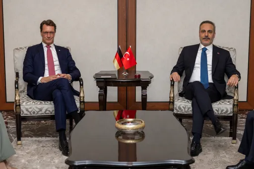 Kryediplomati turk takon në Ankara kryeministrin e landit gjerman North Rhine-Westphalia