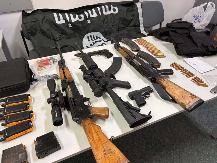 Уапсени петмина скопјани осомничени за поврзаност со радикалната терористичка група ДАЕШ